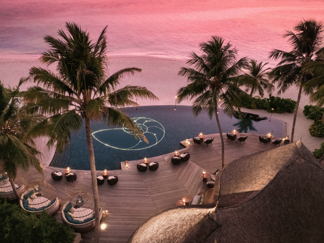 Naiboli · Poolside · canapés